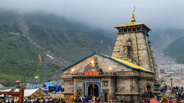 Why Booking a Char Dham Yatra Package Is Better Than Solo Planning