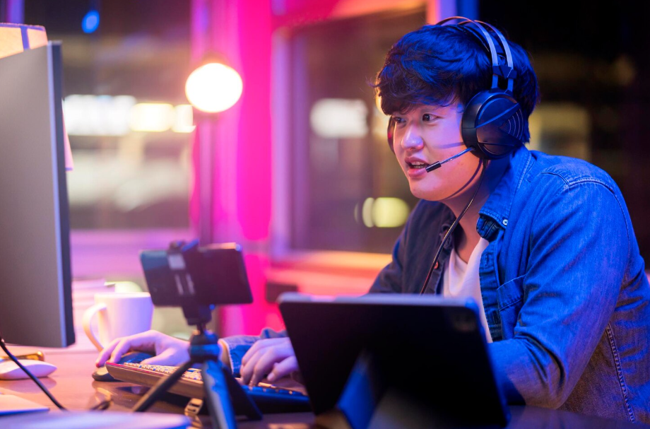 The Rise of Esports in Malaysia: Teams, Players and Competitive Gaming